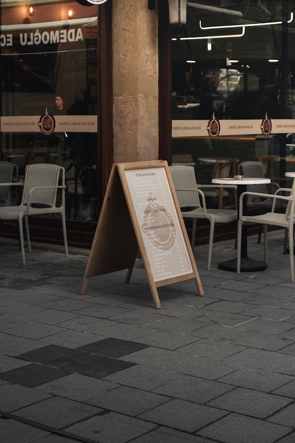 Chevalet métallique noir : l'élégance de la fabrication française